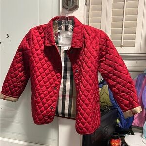 Burberry Red Puffer Jacket with Quilted Texture and Stylish Lining